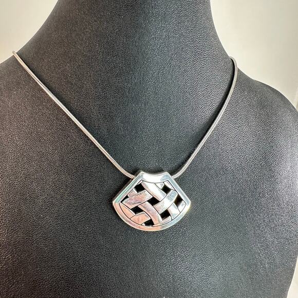 Brighton Via Veneto Weave Silver Toned Reversible Necklace Preowned - Picture 2 of 8